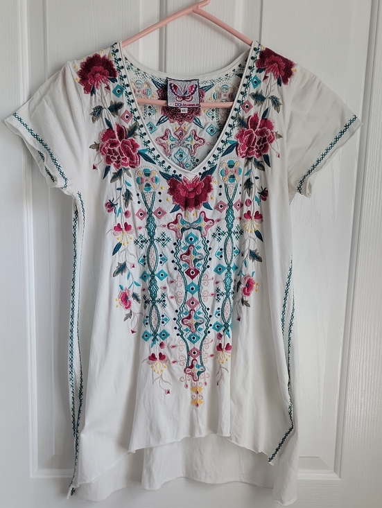Johnny Was Tops - Johnny Was White Embroidered Floral V-Neck Top Tunic Shirt XS X Small Flaw